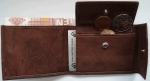 Minigeldbeutel mit Gürtelschlaufe und 1 Kreditkartensteckfach + Münzfach, Rind-Leder, Farbe braun, Größe ca. 9 x 6,5 x 1 cm