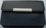 Schlüsseltasche mit Überschlag  Qualität:    Rind-Nappa Größe:       ca. 10,5 x 7,5 x 2,5 cm 1 Farbe:     blau